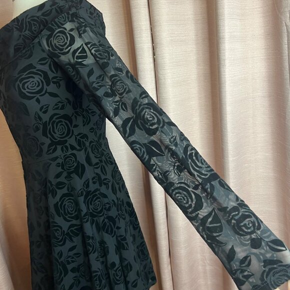 NWT Wild Fable M Black Rose Flocked Velvet Burnout Off-Shoulder Recycle Material - Picture 6 of 16